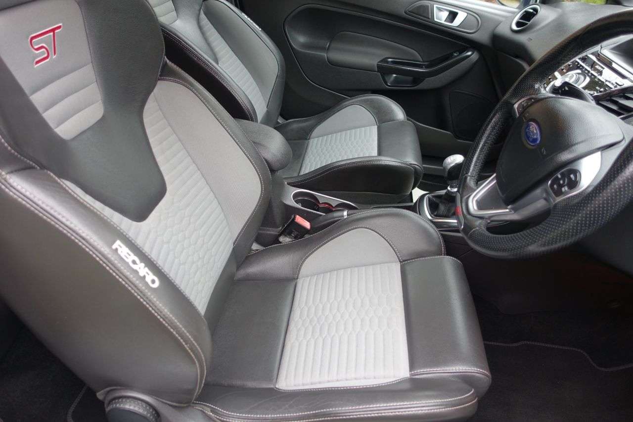 A 2017 FORD FIESTA 1.6T EcoBoost ST-3 Hatchback 3dr Petrol Manual Euro 6 (182 ps) Only 1 Owner A 2017 FORD FIESTA 1.6T EcoBoost ST-3 Hatchback 3dr Petrol Manual Euro 6 (182 ps) Only 1 Owner