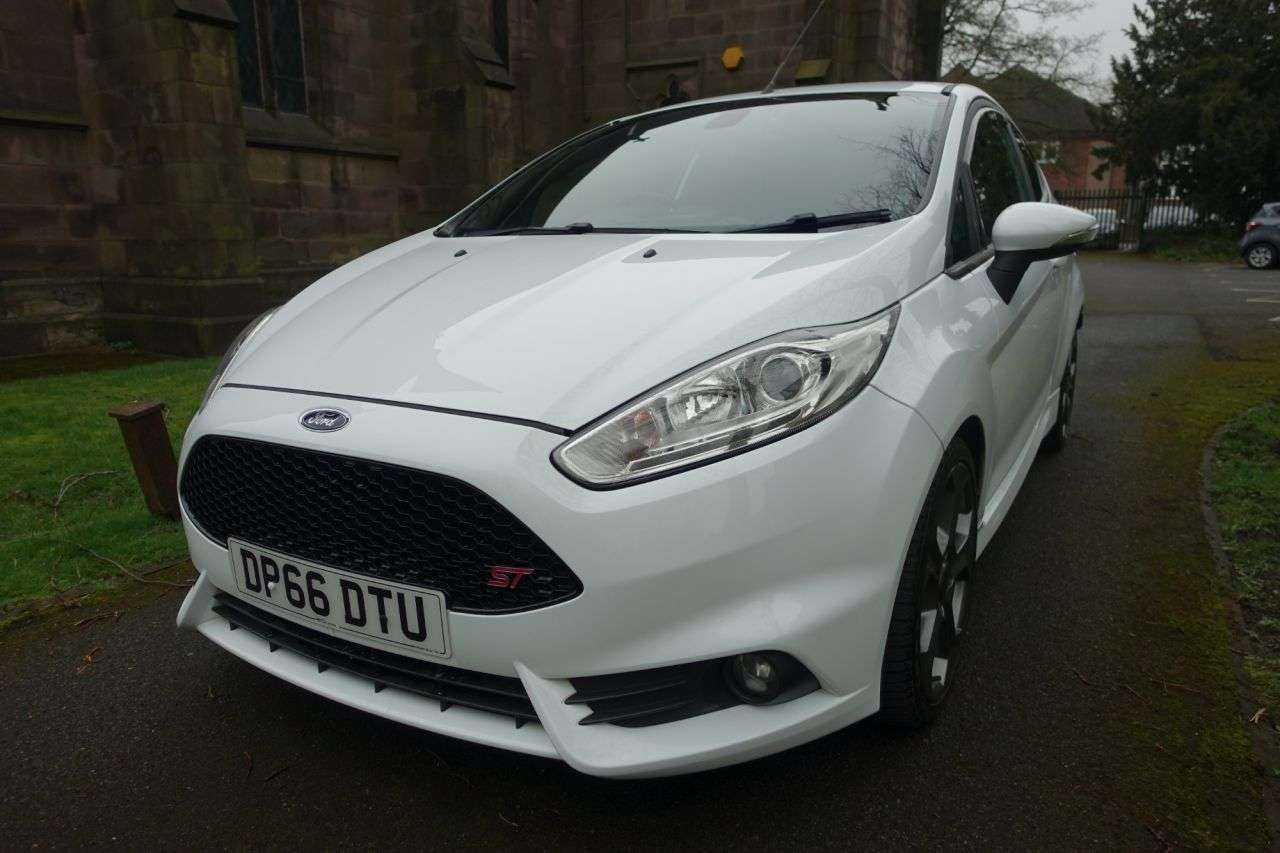 A 2017 FORD FIESTA 1.6T EcoBoost ST-3 Hatchback 3dr Petrol Manual Euro 6 (182 ps) Only 1 Owner A 2017 FORD FIESTA 1.6T EcoBoost ST-3 Hatchback 3dr Petrol Manual Euro 6 (182 ps) Only 1 Owner