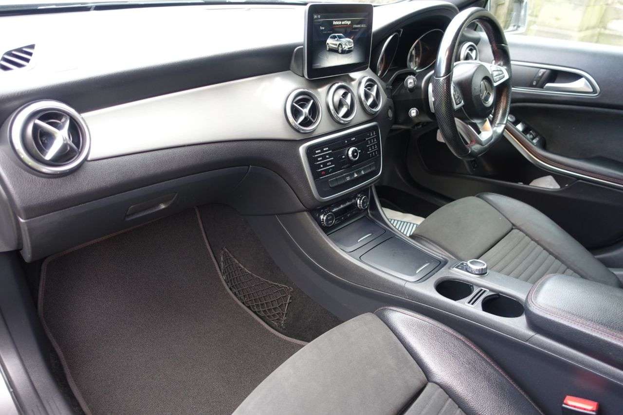 A 2016 MERCEDES-BENZ GLA 2.1 GLA200d AMG Line SUV 5dr Diesel 7G-DCT Euro 6 (s/s) (136 ps) Just Had S A 2016 MERCEDES-BENZ GLA 2.1 GLA200d AMG Line SUV 5dr Diesel 7G-DCT Euro 6 (s/s) (136 ps) Just Had S