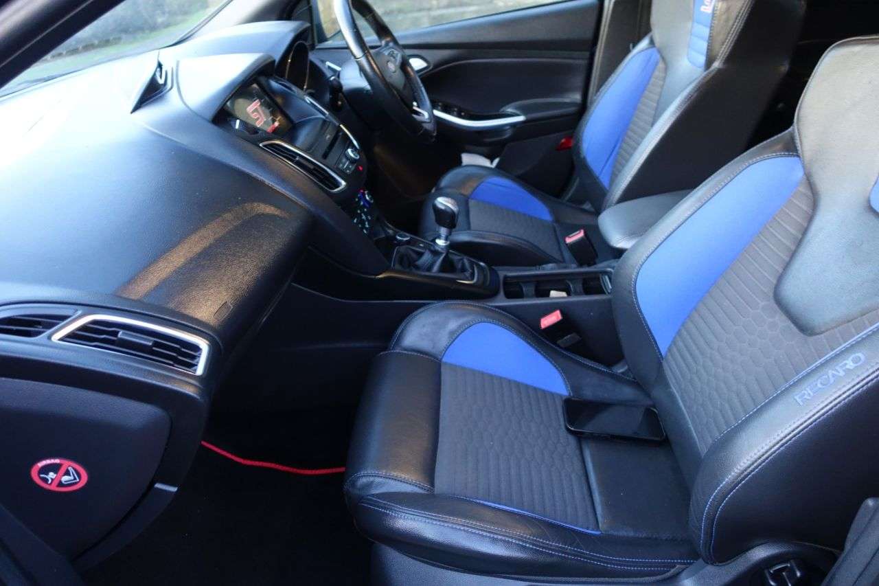 A 2016 FORD FOCUS 2.0 TDCi ST-2 Hatchback 5dr Diesel Manual Euro 6 (s/s) (185 ps) Cambelt , W A 2016 FORD FOCUS 2.0 TDCi ST-2 Hatchback 5dr Diesel Manual Euro 6 (s/s) (185 ps) Cambelt , W