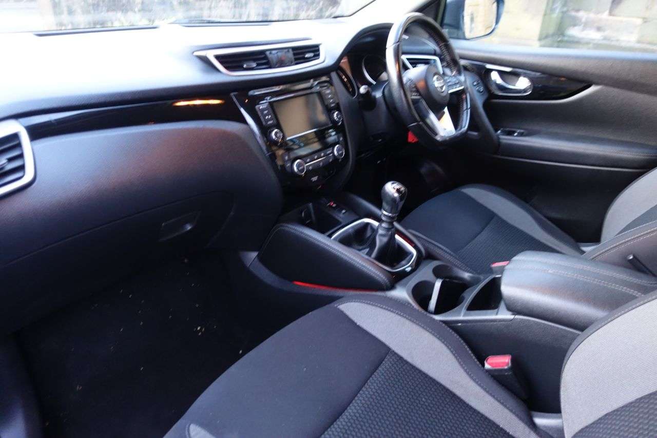 A 2018 NISSAN QASHQAI 1.5 dCi Acenta Premium SUV 5dr Diesel Manual Euro 6 (s/s) (115 ps) Cambelt A 2018 NISSAN QASHQAI 1.5 dCi Acenta Premium SUV 5dr Diesel Manual Euro 6 (s/s) (115 ps) Cambelt