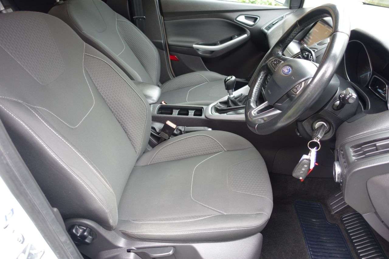 A 2015 FORD FOCUS 1.5 TDCi Zetec Hatchback 5dr Diesel Manual Euro 6 (s/s) (120 ps) Cambelt , A 2015 FORD FOCUS 1.5 TDCi Zetec Hatchback 5dr Diesel Manual Euro 6 (s/s) (120 ps) Cambelt ,