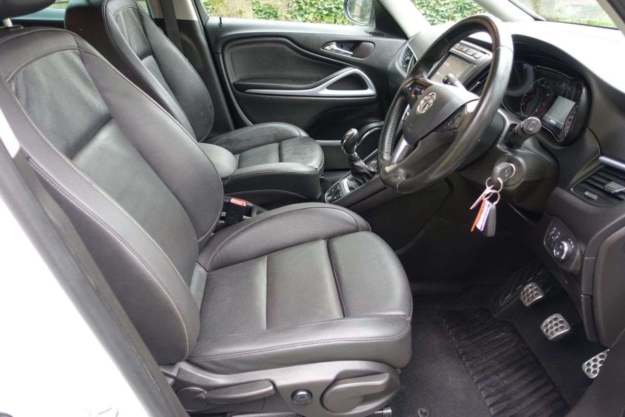 A 2018 VAUXHALL ZAFIRA TOURER 1.4i Turbo SRi Nav MPV 5dr Petrol Manual Euro 6 (140 ps) Only 2 Owners From A 2018 VAUXHALL ZAFIRA TOURER 1.4i Turbo SRi Nav MPV 5dr Petrol Manual Euro 6 (140 ps) Only 2 Owners From