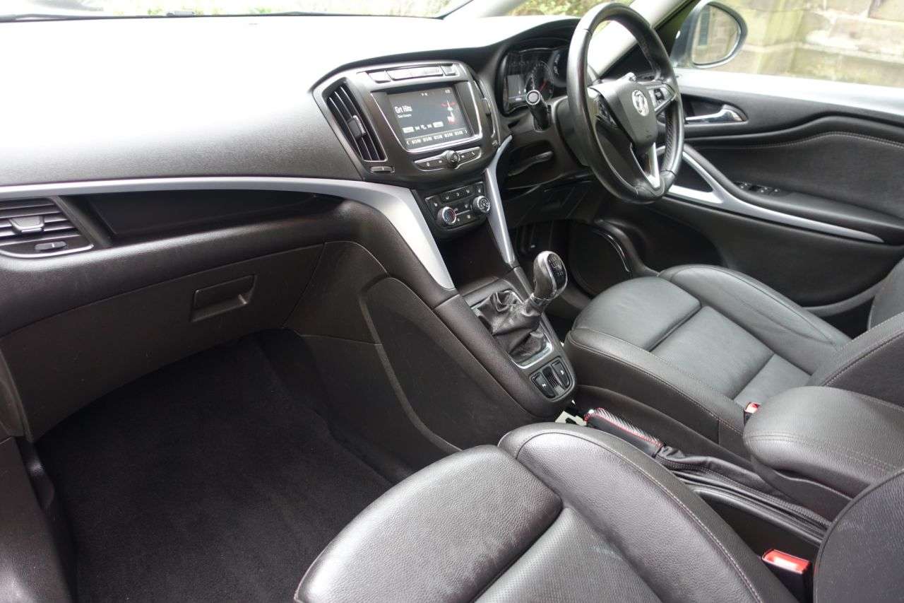 A 2018 VAUXHALL ZAFIRA TOURER 1.4i Turbo SRi Nav MPV 5dr Petrol Manual Euro 6 (140 ps) Only 2 Owners From A 2018 VAUXHALL ZAFIRA TOURER 1.4i Turbo SRi Nav MPV 5dr Petrol Manual Euro 6 (140 ps) Only 2 Owners From
