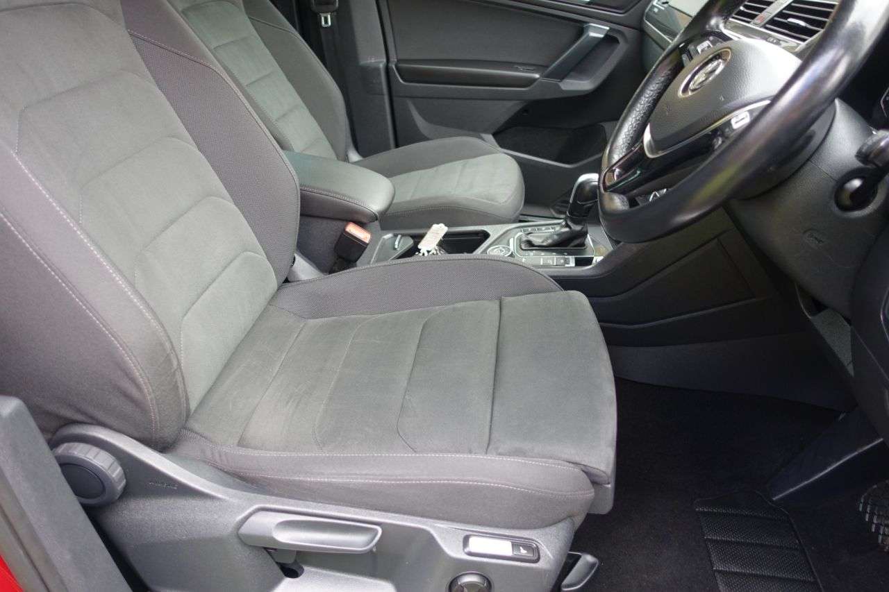 A 2019 VOLKSWAGEN TIGUAN 2.0 TSI SEL SUV 5dr Petrol DSG 4Motion Euro 6 (s/s) (190 ps) Just Had Servi A 2019 VOLKSWAGEN TIGUAN 2.0 TSI SEL SUV 5dr Petrol DSG 4Motion Euro 6 (s/s) (190 ps) Just Had Servi