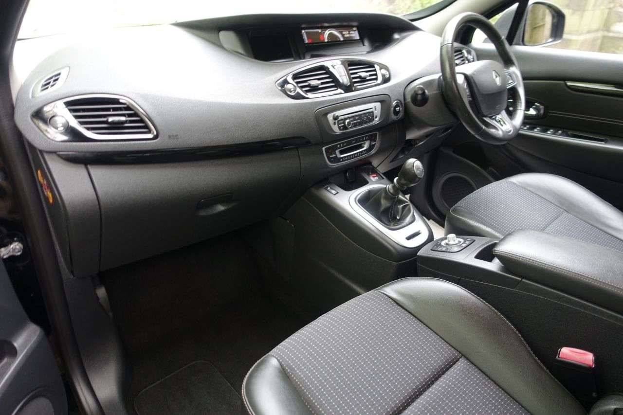 A 2016 RENAULT SCENIC DYNAMIQUE NAV DCI A 2016 RENAULT SCENIC DYNAMIQUE NAV DCI