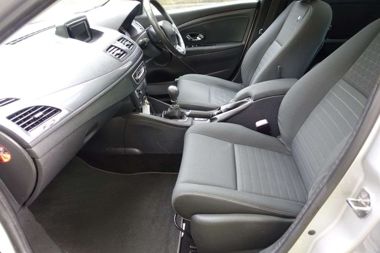 A 2015 RENAULT MEGANE 1.5 dCi Limited Nav Hatchback 5dr Diesel Manual Euro 6 (s/s) (110 ps) Cambe A 2015 RENAULT MEGANE 1.5 dCi Limited Nav Hatchback 5dr Diesel Manual Euro 6 (s/s) (110 ps) Cambe