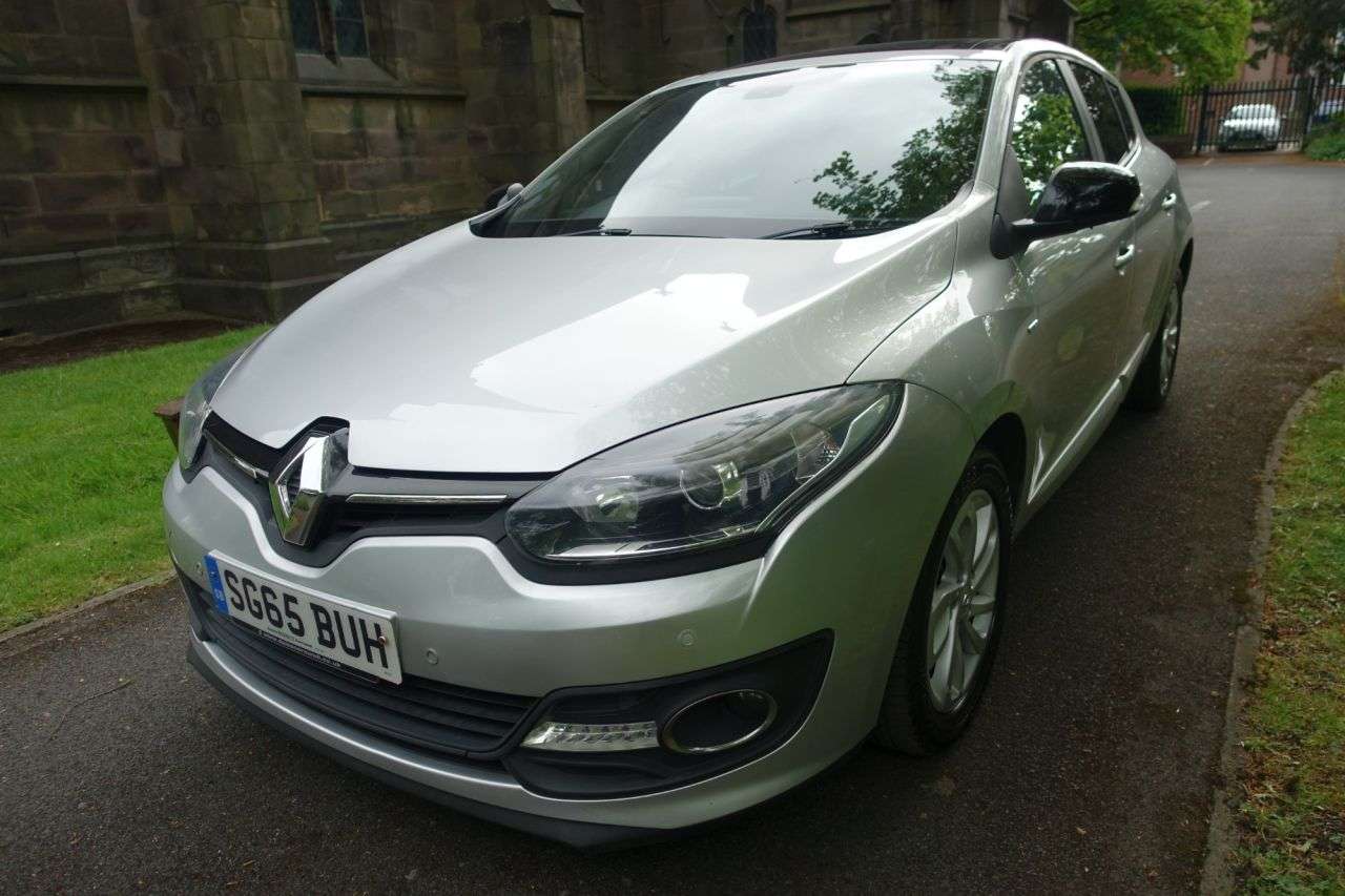 A 2015 RENAULT MEGANE 1.5 dCi Limited Nav Hatchback 5dr Diesel Manual Euro 6 (s/s) (110 ps) Cambe A 2015 RENAULT MEGANE 1.5 dCi Limited Nav Hatchback 5dr Diesel Manual Euro 6 (s/s) (110 ps) Cambe