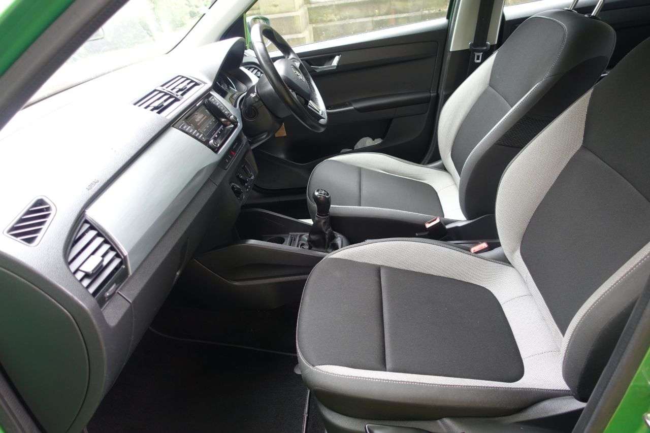 A 2018 SKODA FABIA 1.4 TDI SE Estate 5dr Diesel Manual Euro 6 (s/s) (90 ps) Cambelt , Water Pu A 2018 SKODA FABIA 1.4 TDI SE Estate 5dr Diesel Manual Euro 6 (s/s) (90 ps) Cambelt , Water Pu