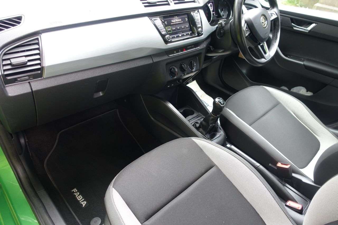 A 2018 SKODA FABIA 1.4 TDI SE Estate 5dr Diesel Manual Euro 6 (s/s) (90 ps) Cambelt , Water Pu A 2018 SKODA FABIA 1.4 TDI SE Estate 5dr Diesel Manual Euro 6 (s/s) (90 ps) Cambelt , Water Pu