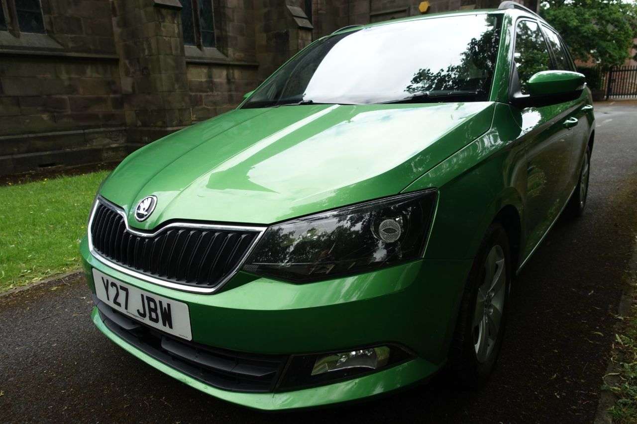 A 2018 SKODA FABIA 1.4 TDI SE Estate 5dr Diesel Manual Euro 6 (s/s) (90 ps) Cambelt , Water Pu A 2018 SKODA FABIA 1.4 TDI SE Estate 5dr Diesel Manual Euro 6 (s/s) (90 ps) Cambelt , Water Pu