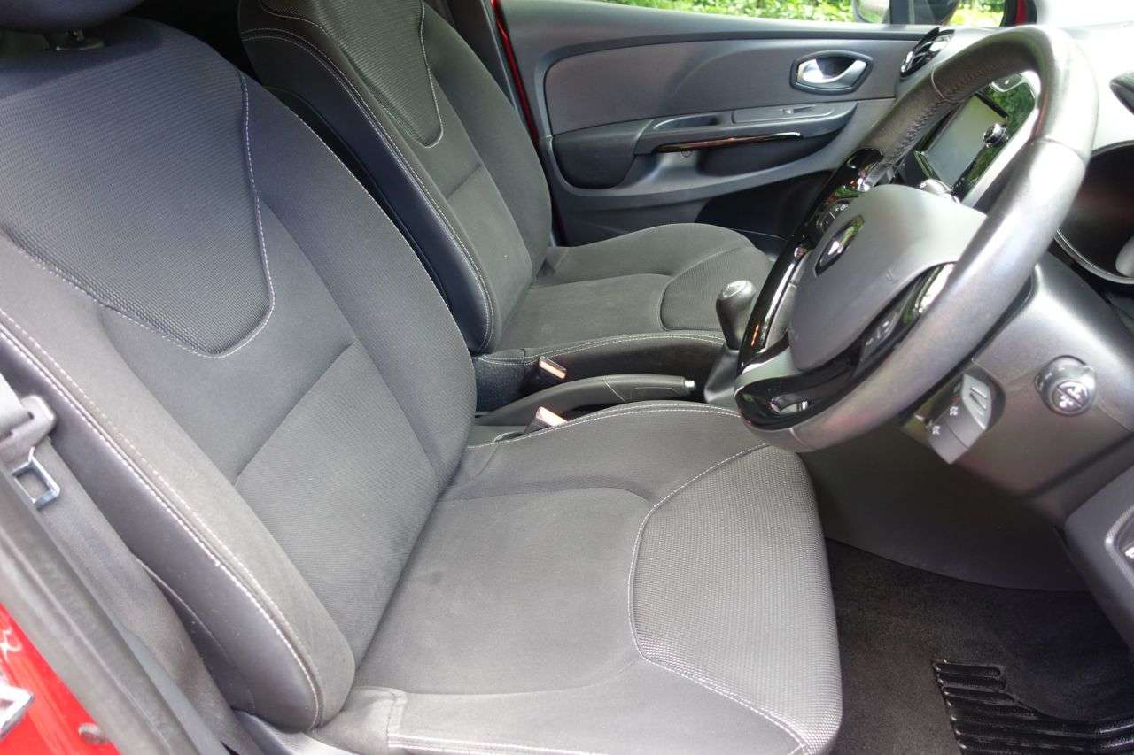 A 2015 RENAULT CLIO 1.2 16V Dynamique Nav Hatchback 5dr Petrol Manual Euro 6 (75 ps) Cambelt , A 2015 RENAULT CLIO 1.2 16V Dynamique Nav Hatchback 5dr Petrol Manual Euro 6 (75 ps) Cambelt ,