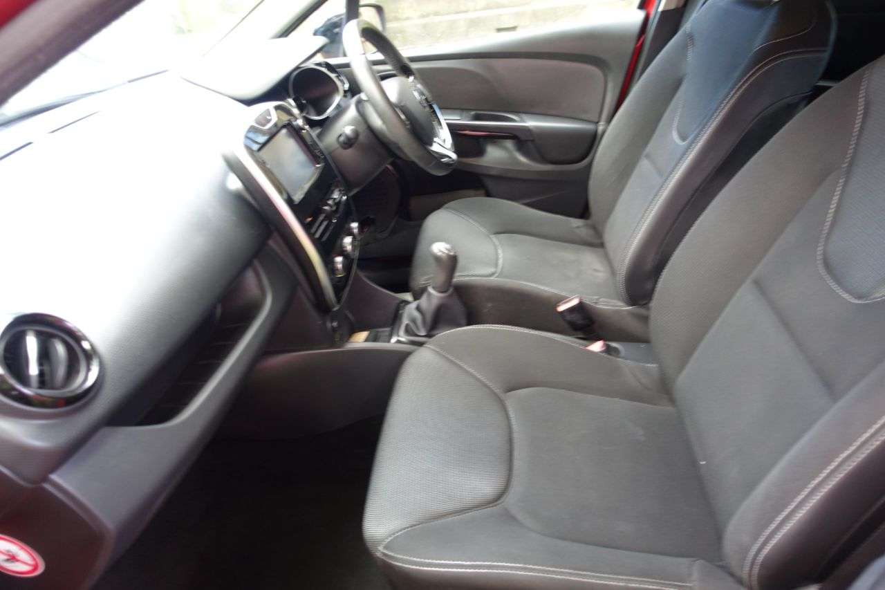 A 2015 RENAULT CLIO 1.2 16V Dynamique Nav Hatchback 5dr Petrol Manual Euro 6 (75 ps) Cambelt , A 2015 RENAULT CLIO 1.2 16V Dynamique Nav Hatchback 5dr Petrol Manual Euro 6 (75 ps) Cambelt ,