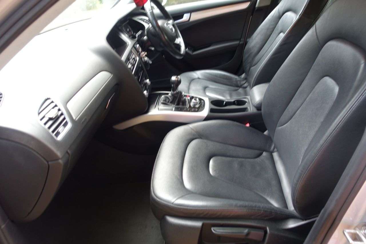A 2012 AUDI A4 2.0 TDI SE Technik Saloon 4dr Diesel Manual Euro 5 (s/s) (143 ps) Cambelt W A 2012 AUDI A4 2.0 TDI SE Technik Saloon 4dr Diesel Manual Euro 5 (s/s) (143 ps) Cambelt W
