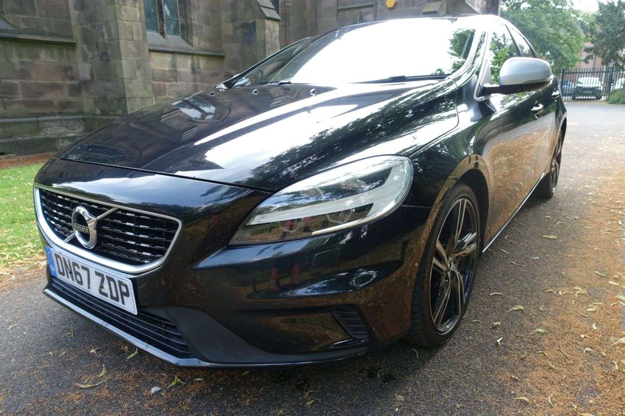 A 2017 VOLVO V40 2.0 T3 R-Design Pro Hatchback 5dr Petrol Manual Euro 6 (s/s) (152 ps) Only A 2017 VOLVO V40 2.0 T3 R-Design Pro Hatchback 5dr Petrol Manual Euro 6 (s/s) (152 ps) Only