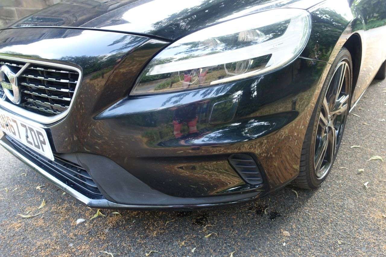 2017 VOLVO V40 2017 VOLVO V40