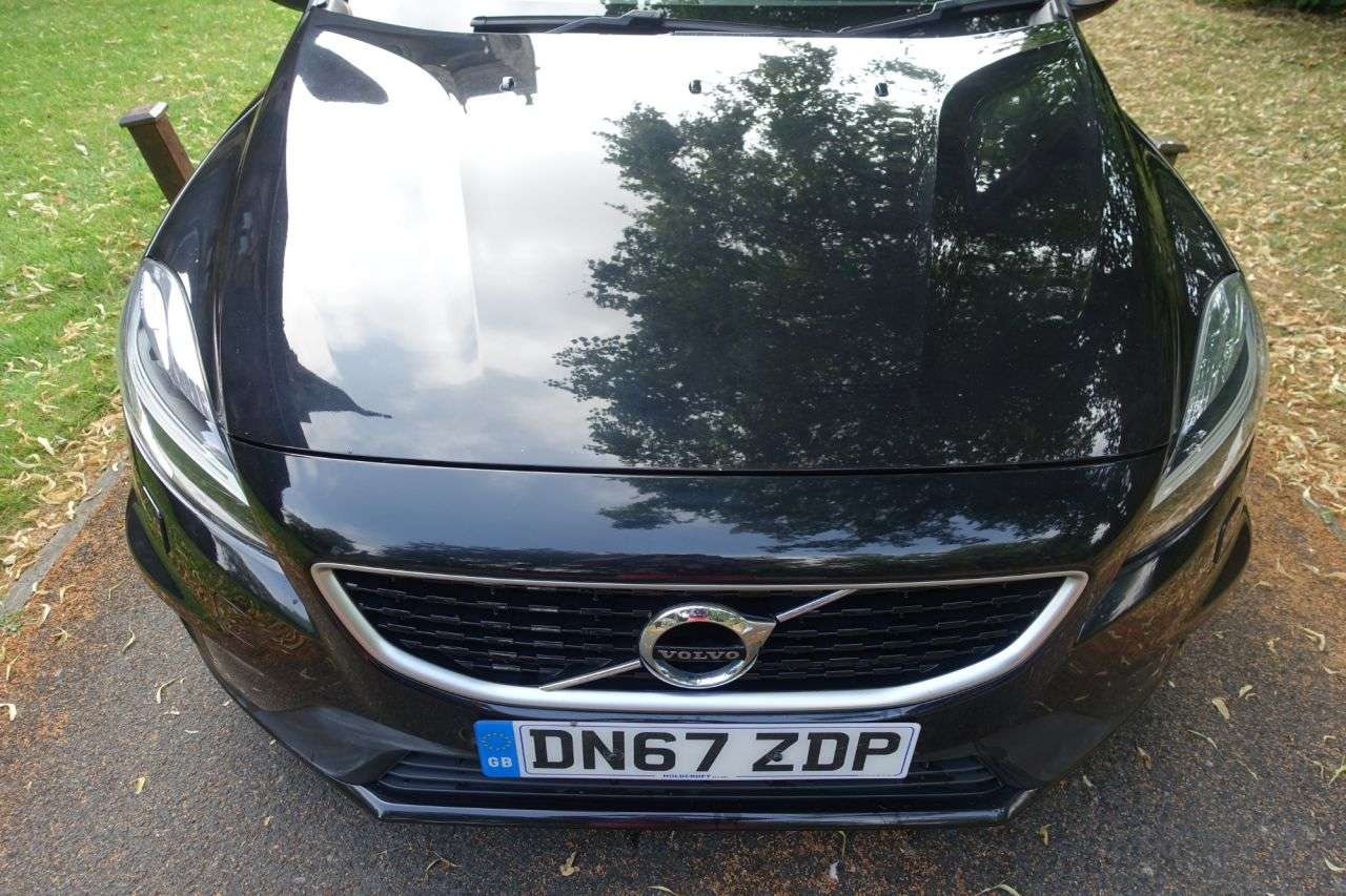 2017 VOLVO V40 2017 VOLVO V40