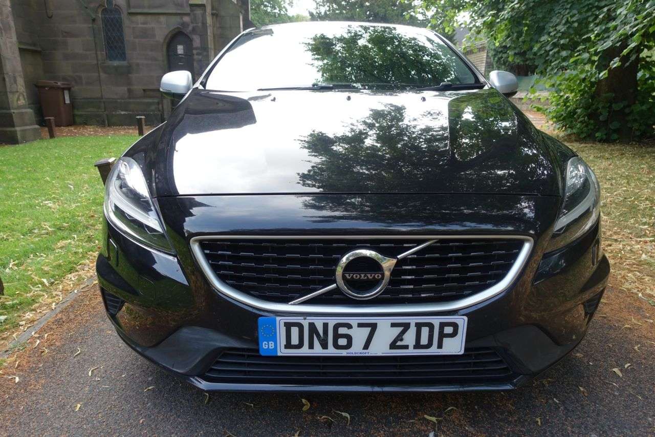 2017 VOLVO V40 2017 VOLVO V40
