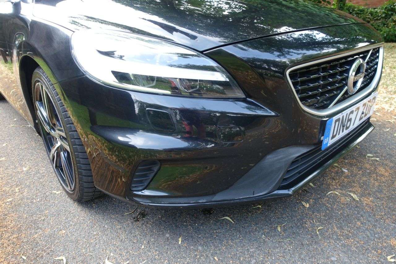 2017 VOLVO V40 2017 VOLVO V40