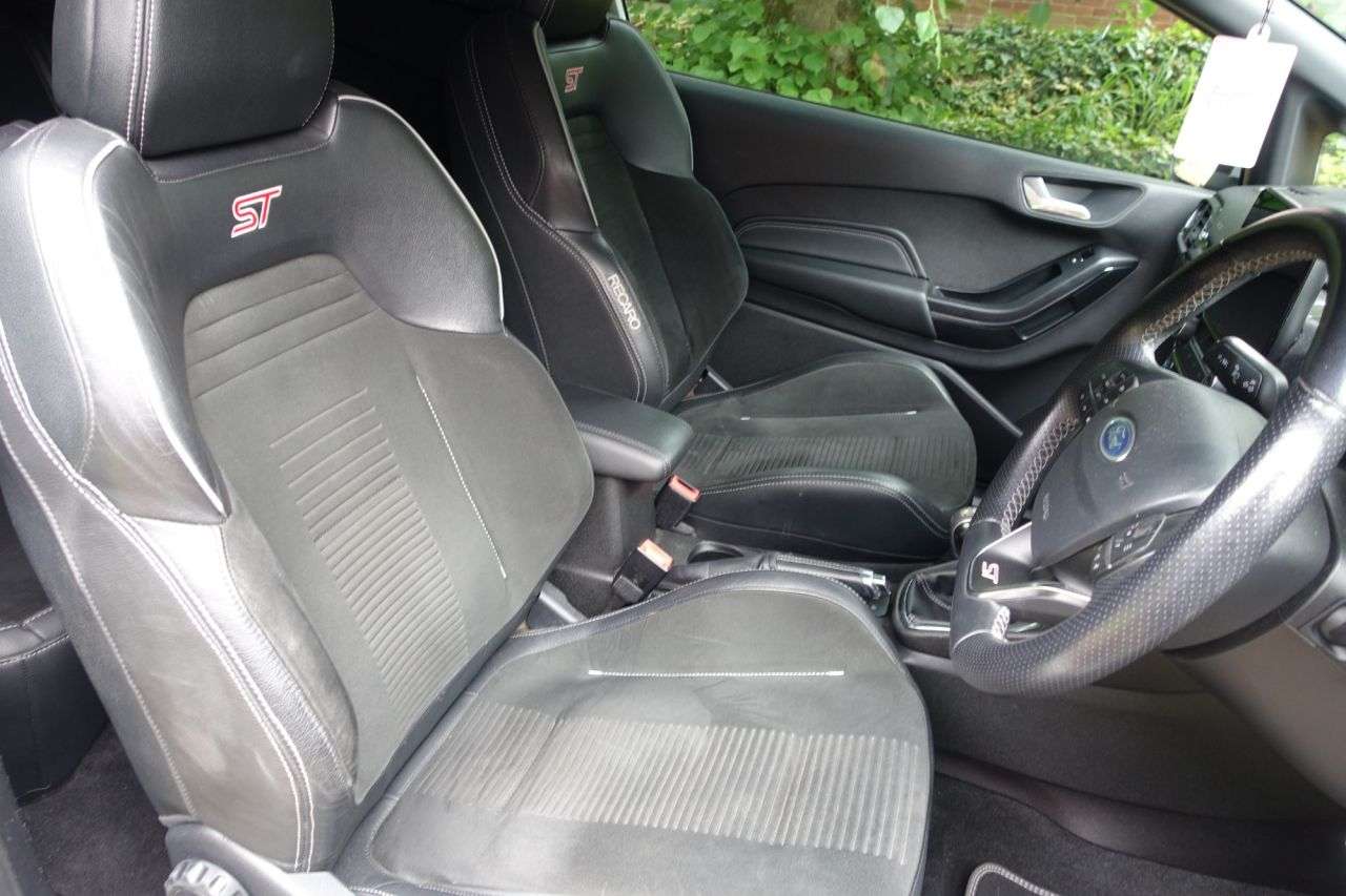 A 2018 FORD FIESTA 1.5T EcoBoost ST-3 Hatchback 3dr Petrol Manual Euro 6 (200 ps) A 2018 FORD FIESTA 1.5T EcoBoost ST-3 Hatchback 3dr Petrol Manual Euro 6 (200 ps)