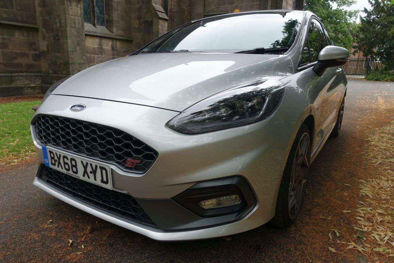 A 2018 FORD FIESTA 1.5T EcoBoost ST-3 Hatchback 3dr Petrol Manual Euro 6 (200 ps) A 2018 FORD FIESTA 1.5T EcoBoost ST-3 Hatchback 3dr Petrol Manual Euro 6 (200 ps)