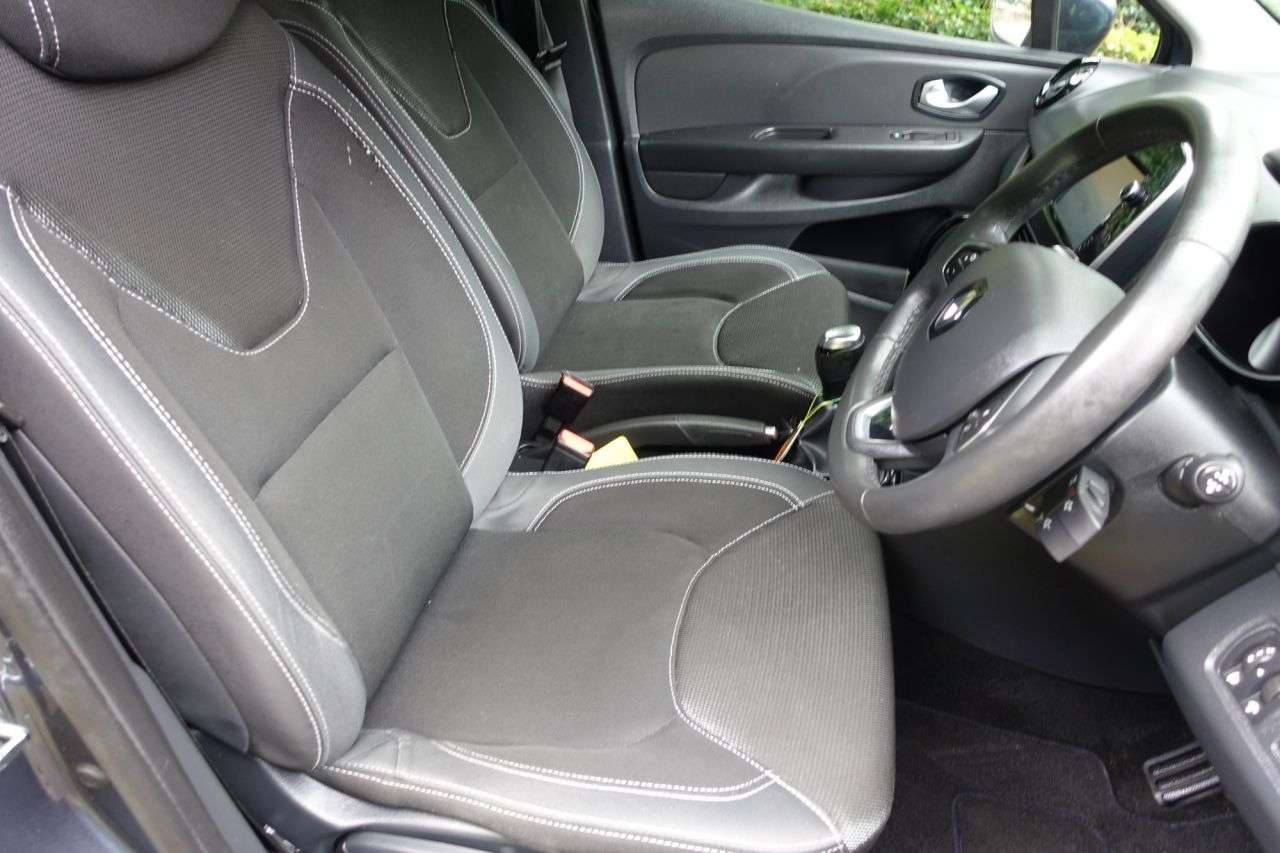 A 2017 RENAULT CLIO 1.2 16V Dynamique Nav Hatchback 5dr Petrol Manual Euro 6 (75 ps) Just Had S A 2017 RENAULT CLIO 1.2 16V Dynamique Nav Hatchback 5dr Petrol Manual Euro 6 (75 ps) Just Had S