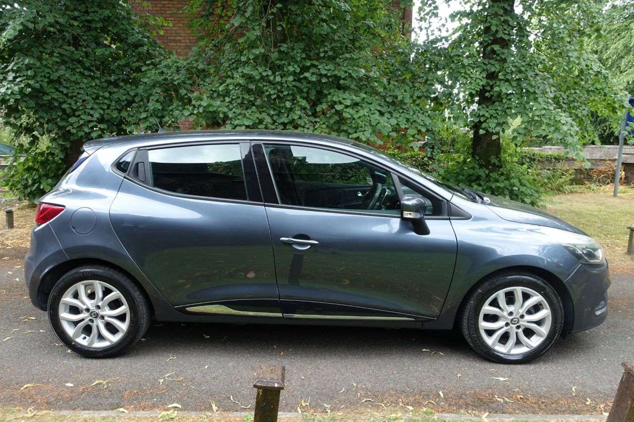 2017 RENAULT CLIO 2017 RENAULT CLIO