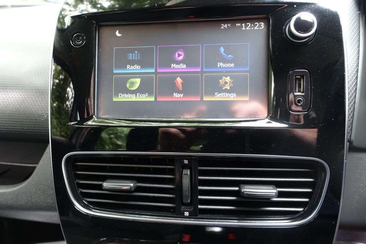 2017 RENAULT CLIO 2017 RENAULT CLIO