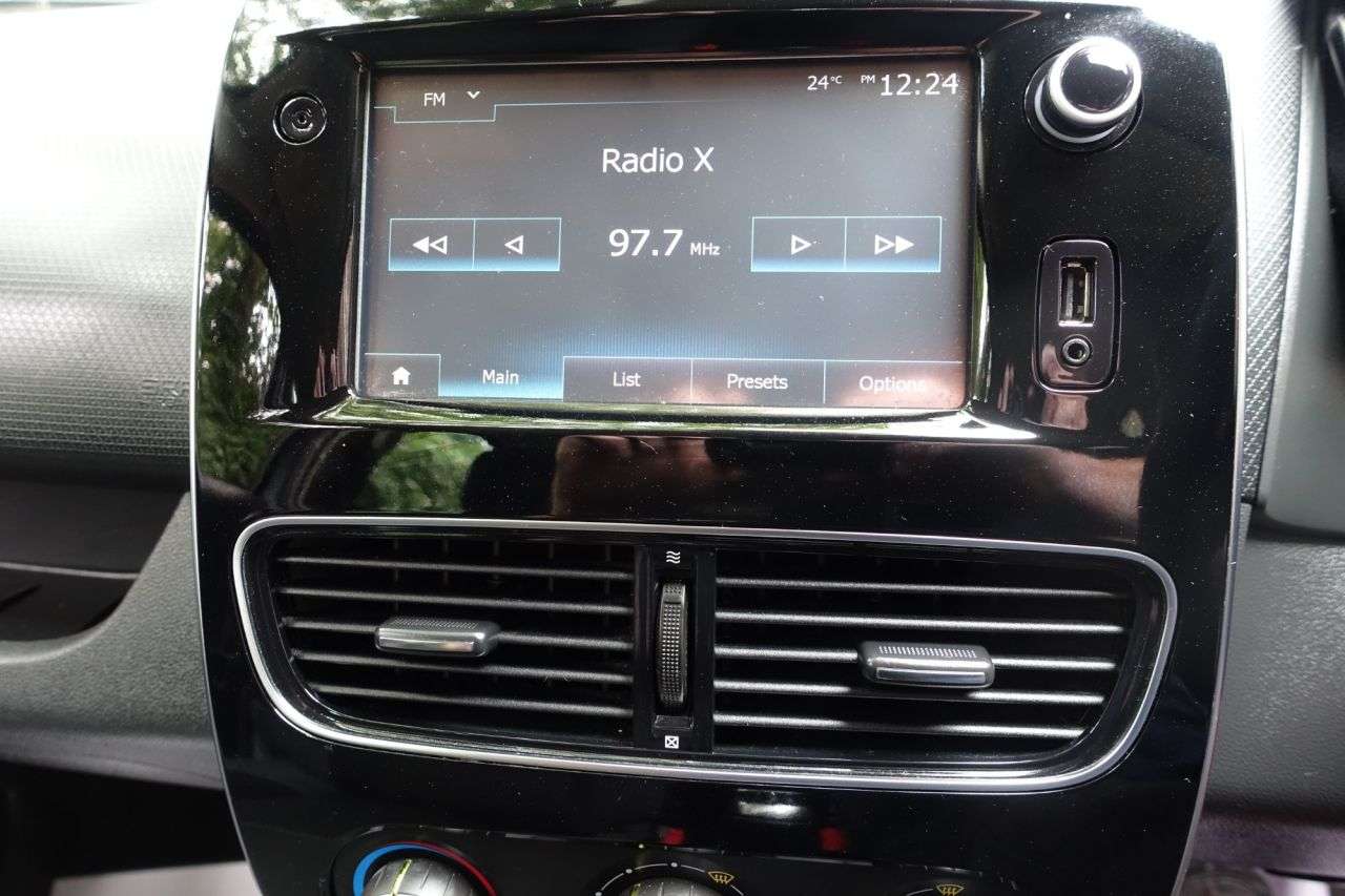 2017 RENAULT CLIO 2017 RENAULT CLIO