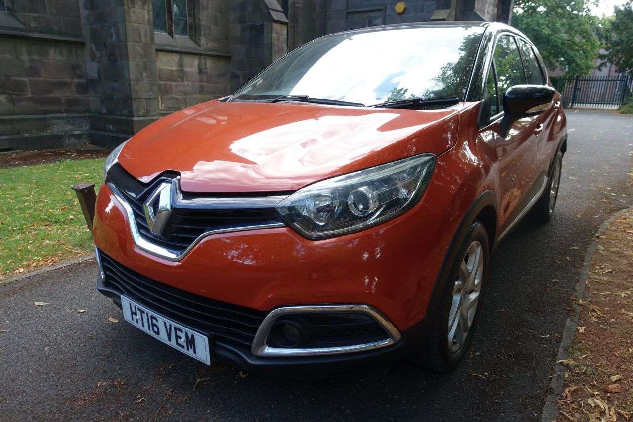 A 2016 RENAULT CAPTUR 1.5 dCi Dynamique Nav SUV 5dr Diesel Manual Euro 6 (110 ps) Only 2 Owners F A 2016 RENAULT CAPTUR 1.5 dCi Dynamique Nav SUV 5dr Diesel Manual Euro 6 (110 ps) Only 2 Owners F