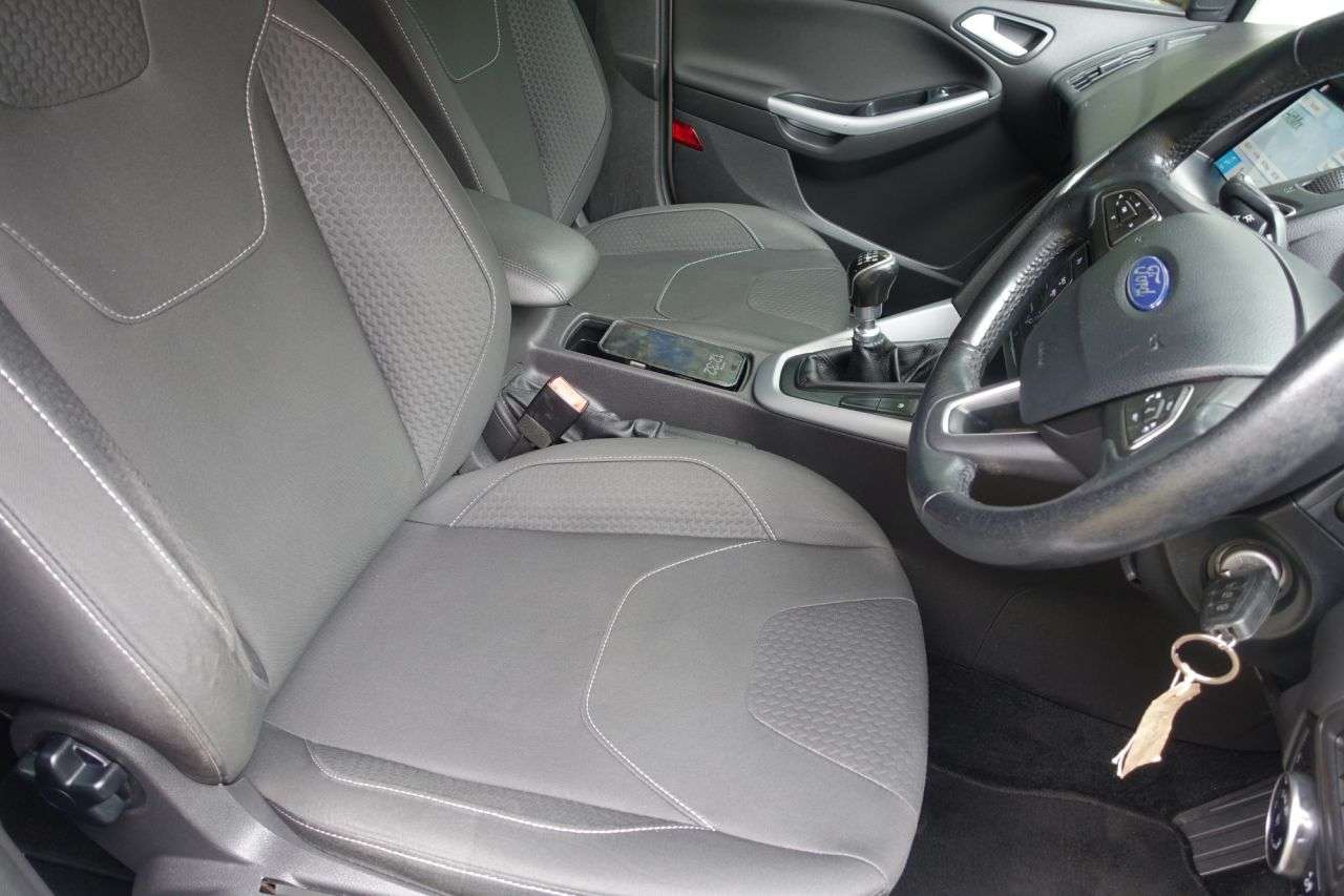 A 2017 FORD FOCUS ZETEC EDITION TDCI A 2017 FORD FOCUS ZETEC EDITION TDCI
