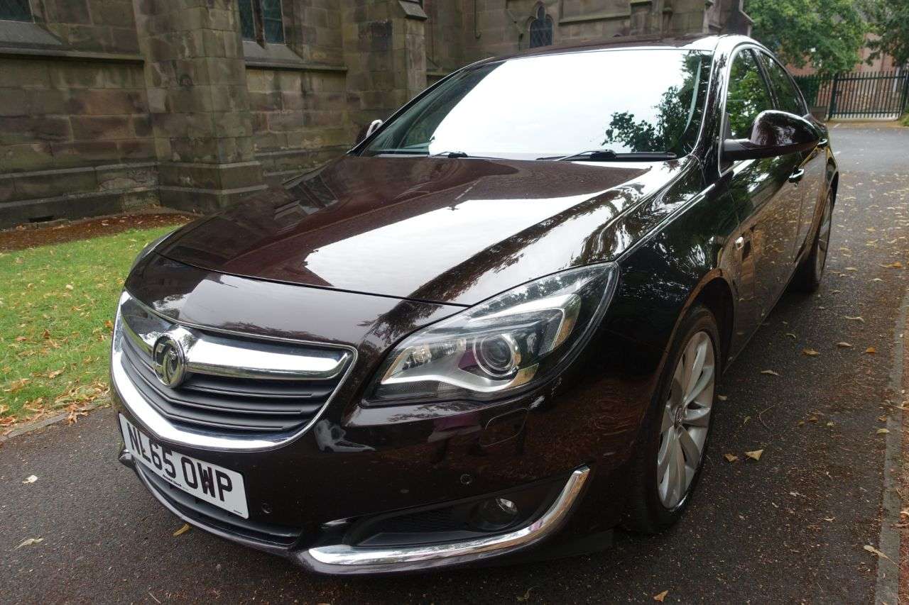 A 2015 VAUXHALL INSIGNIA 2.0 CDTi Elite Nav Hatchback 5dr Diesel Auto Euro 6 (170 ps) Cambelt Replac A 2015 VAUXHALL INSIGNIA 2.0 CDTi Elite Nav Hatchback 5dr Diesel Auto Euro 6 (170 ps) Cambelt Replac