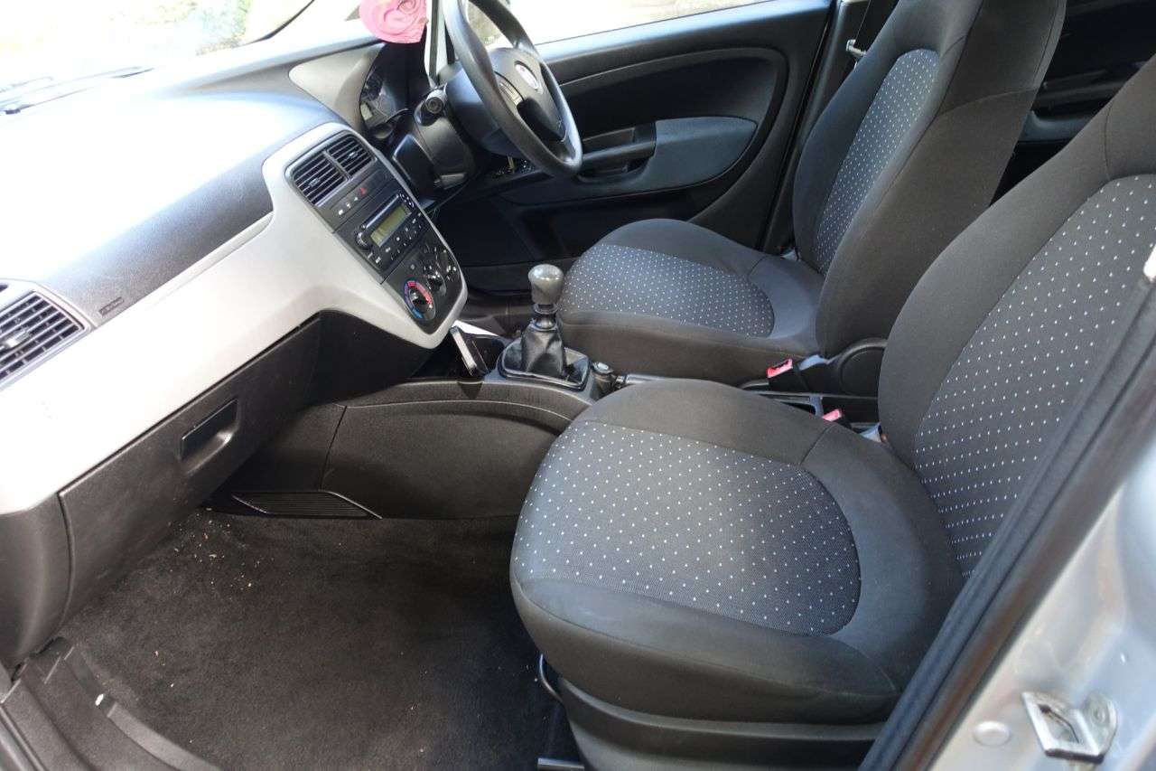 A 2008 FIAT GRANDE PUNTO 1.2 Active Hatchback 5dr Petrol Manual (a/c) (139 g/km, 65 bhp) New Clutch A 2008 FIAT GRANDE PUNTO 1.2 Active Hatchback 5dr Petrol Manual (a/c) (139 g/km, 65 bhp) New Clutch