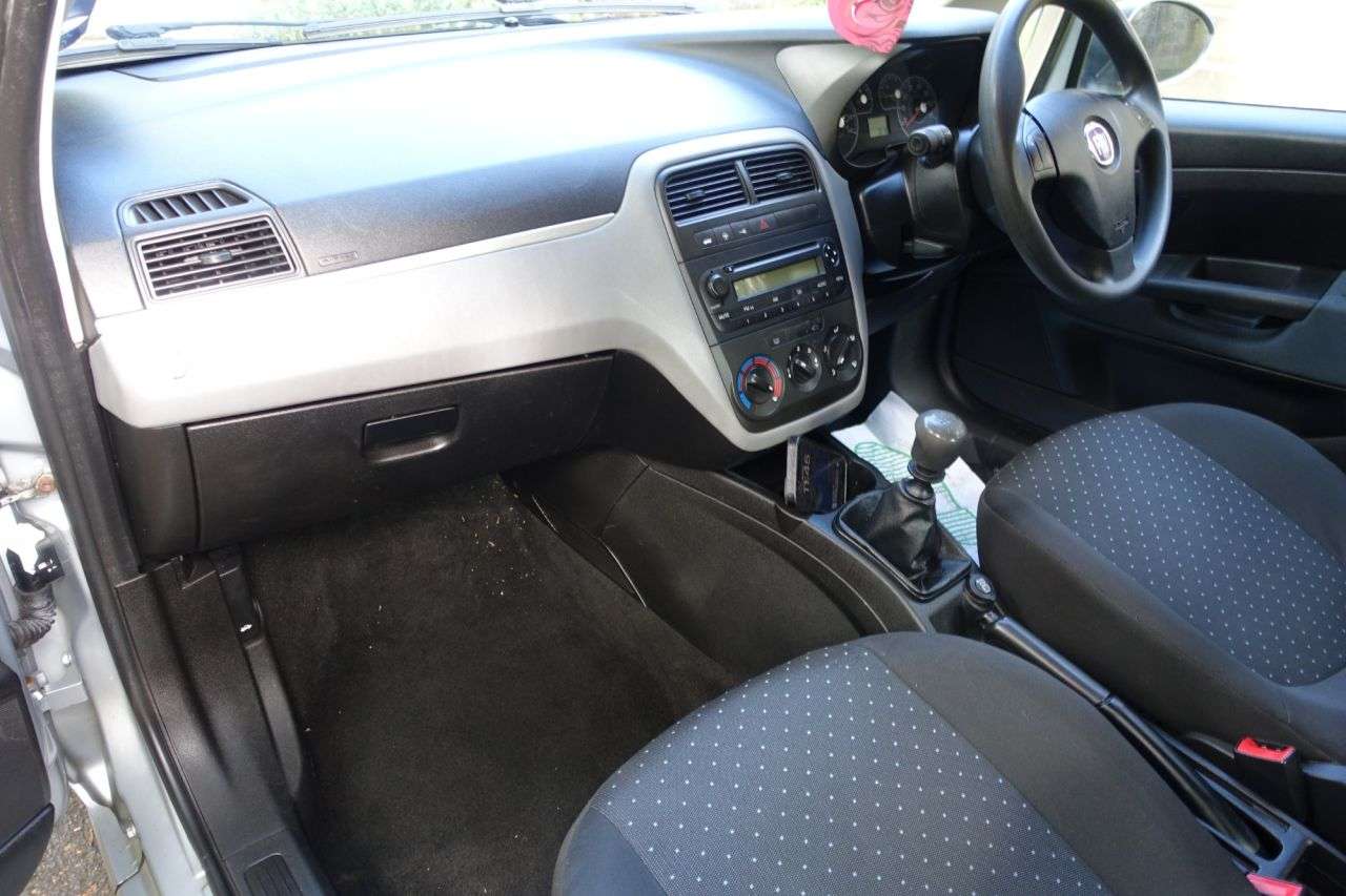 A 2008 FIAT GRANDE PUNTO 1.2 Active Hatchback 5dr Petrol Manual (a/c) (139 g/km, 65 bhp) New Clutch A 2008 FIAT GRANDE PUNTO 1.2 Active Hatchback 5dr Petrol Manual (a/c) (139 g/km, 65 bhp) New Clutch
