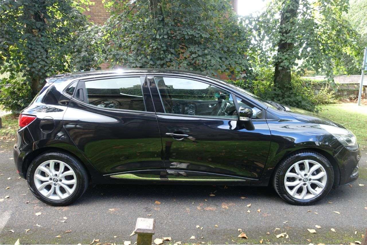 2017 RENAULT CLIO 2017 RENAULT CLIO