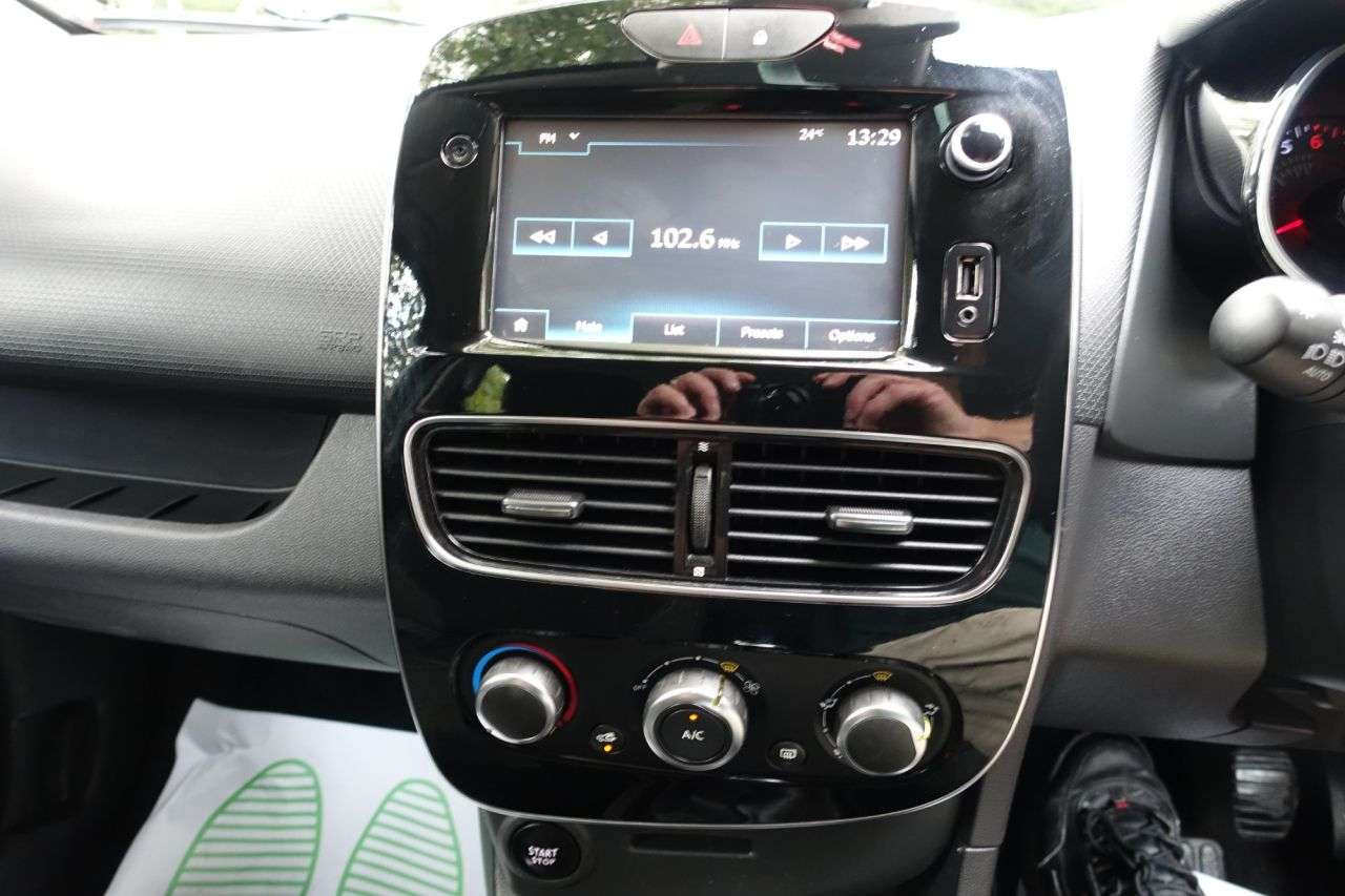 2017 RENAULT CLIO 2017 RENAULT CLIO