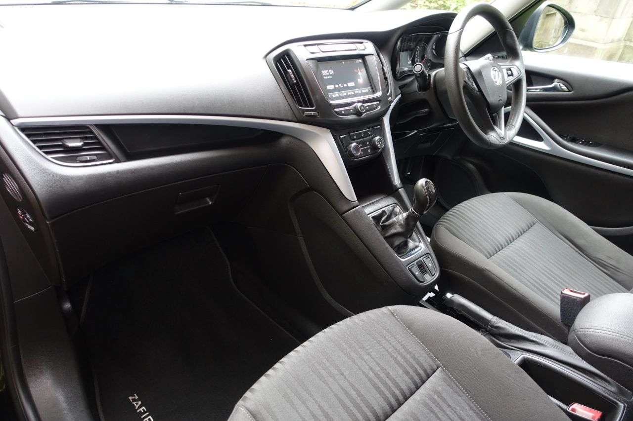 A 2017 VAUXHALL ZAFIRA TOURER 1.4i Turbo Design MPV 5dr Petrol Manual Euro 6 (140 ps) Just Had Service A 2017 VAUXHALL ZAFIRA TOURER 1.4i Turbo Design MPV 5dr Petrol Manual Euro 6 (140 ps) Just Had Service