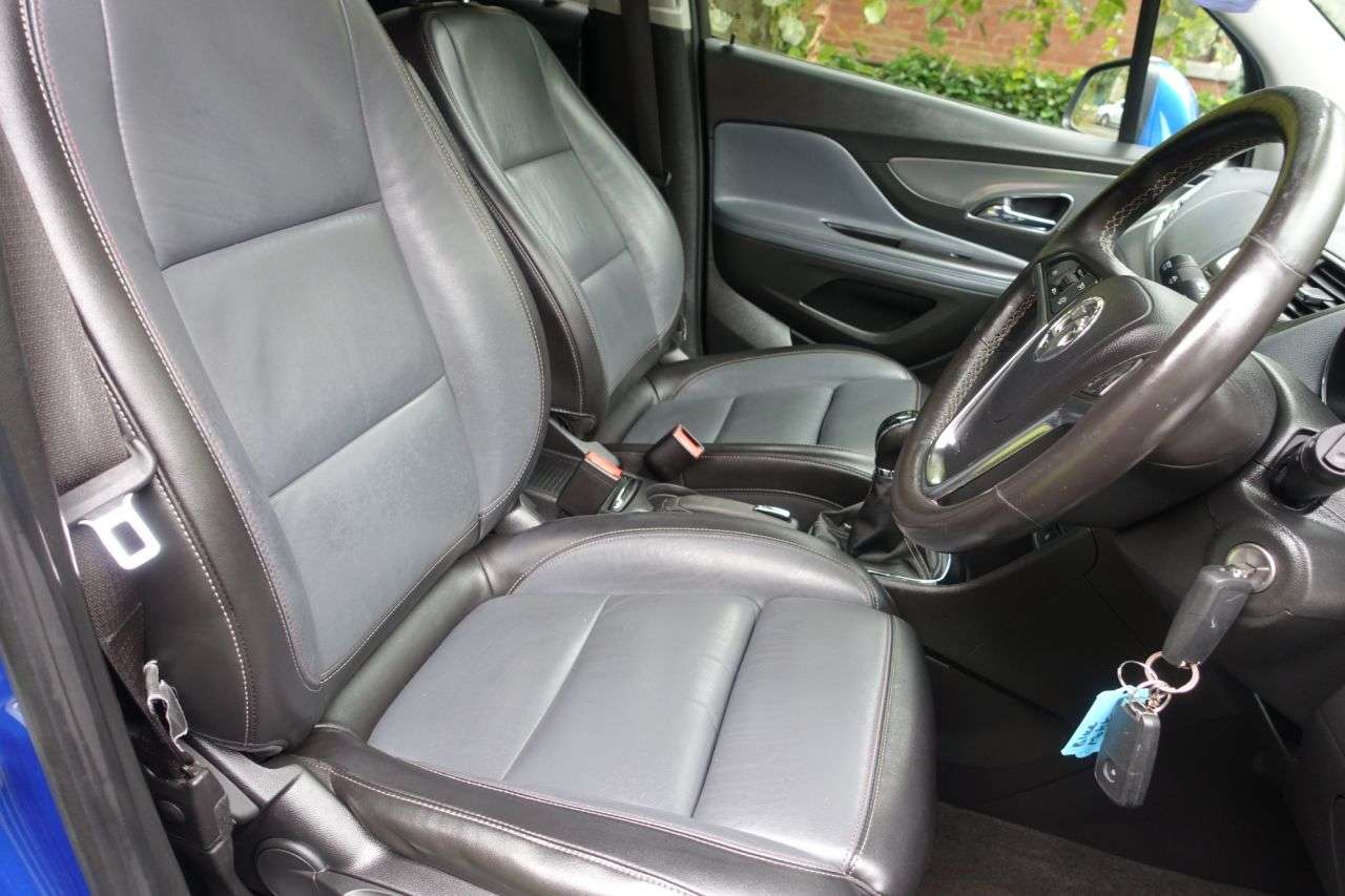 A 2015 VAUXHALL MOKKA 1.6i SE SUV 5dr Petrol Manual 2WD Euro 6 (s/s) (115 ps) Only 2 Owners From A 2015 VAUXHALL MOKKA 1.6i SE SUV 5dr Petrol Manual 2WD Euro 6 (s/s) (115 ps) Only 2 Owners From