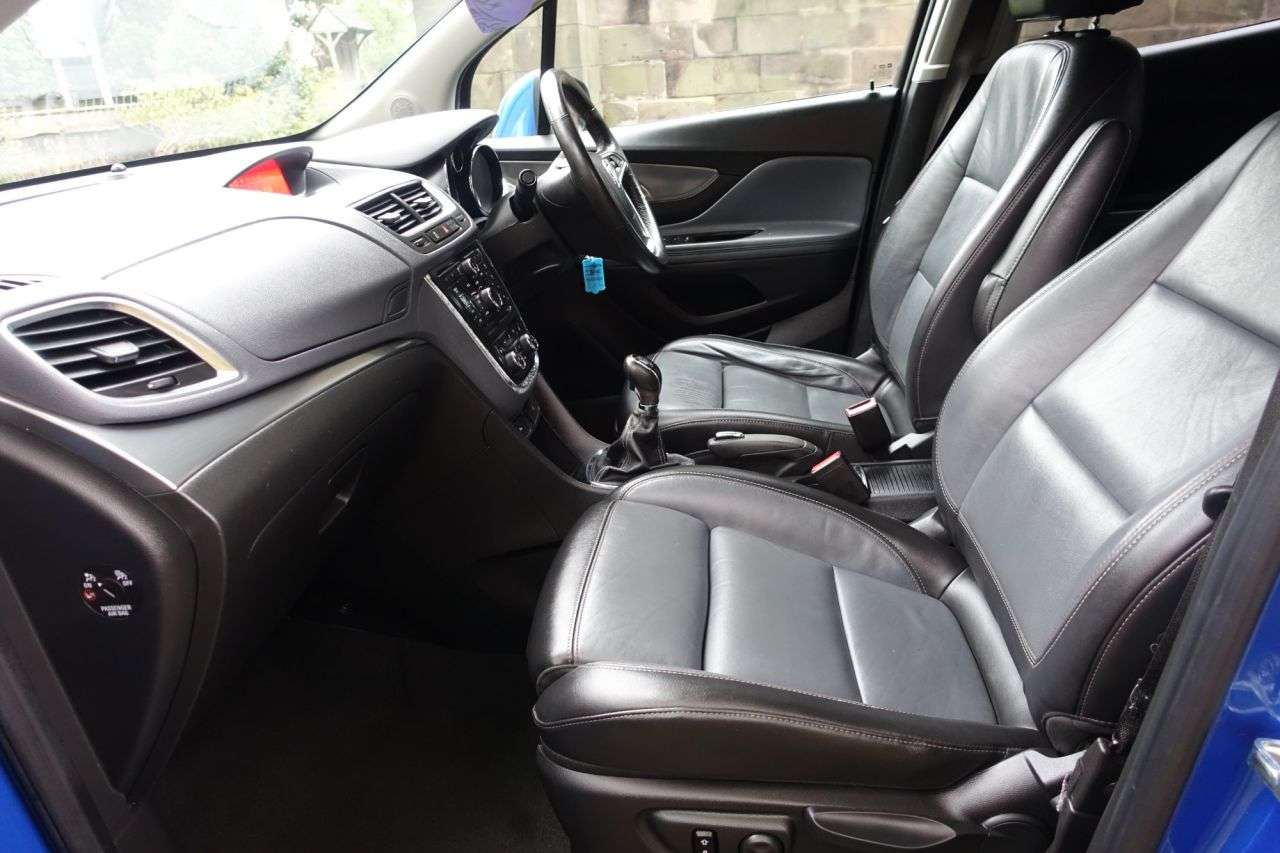 A 2015 VAUXHALL MOKKA 1.6i SE SUV 5dr Petrol Manual 2WD Euro 6 (s/s) (115 ps) Only 2 Owners From A 2015 VAUXHALL MOKKA 1.6i SE SUV 5dr Petrol Manual 2WD Euro 6 (s/s) (115 ps) Only 2 Owners From