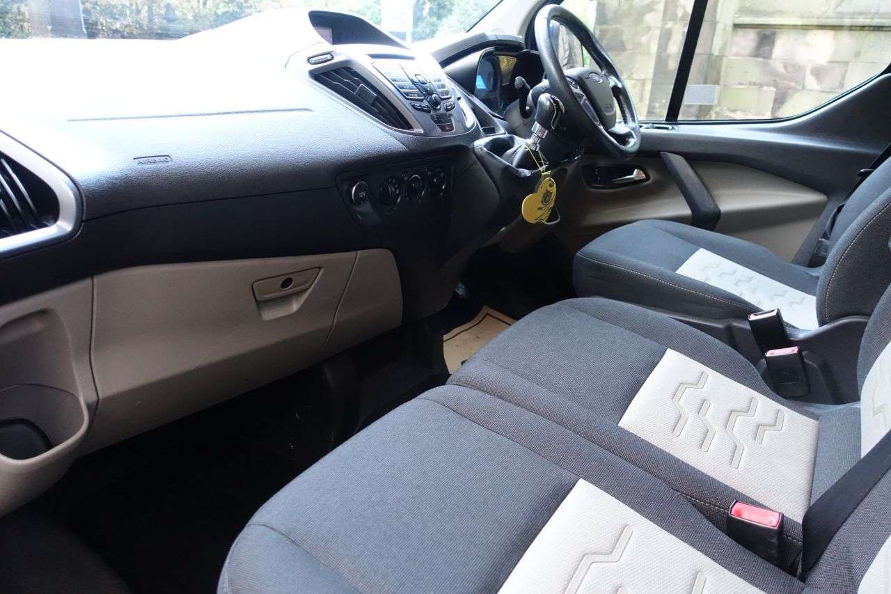 A 2015 FORD TRANSIT CUSTOM 2.2 TDCi 290 Limited Combi Van 6dr Diesel Manual L1 H1 (191 g/km, 123 bhp) A 2015 FORD TRANSIT CUSTOM 2.2 TDCi 290 Limited Combi Van 6dr Diesel Manual L1 H1 (191 g/km, 123 bhp)