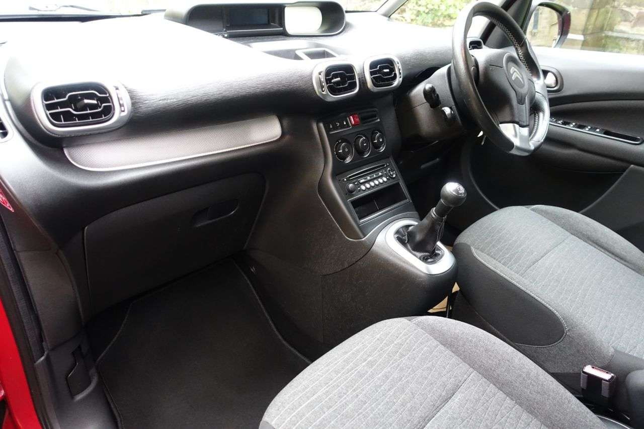A 2017 CITROEN C3 PICASSO 1.6 BlueHDi Edition MPV 5dr Diesel Manual Euro 6 (100 ps) Only 1 Owner From A 2017 CITROEN C3 PICASSO 1.6 BlueHDi Edition MPV 5dr Diesel Manual Euro 6 (100 ps) Only 1 Owner From