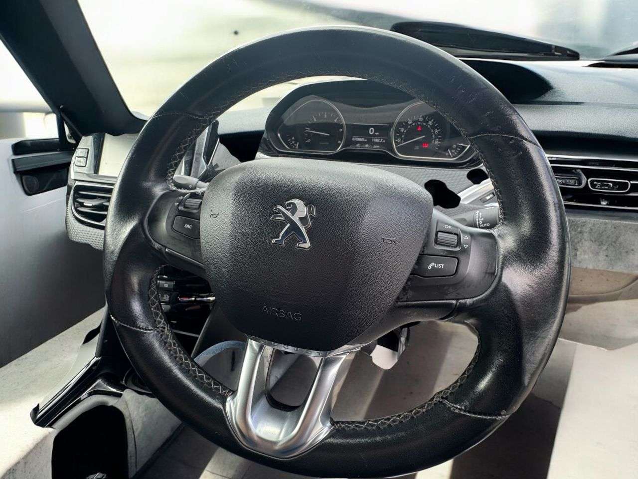 2016 PEUGEOT 2008 2016 PEUGEOT 2008