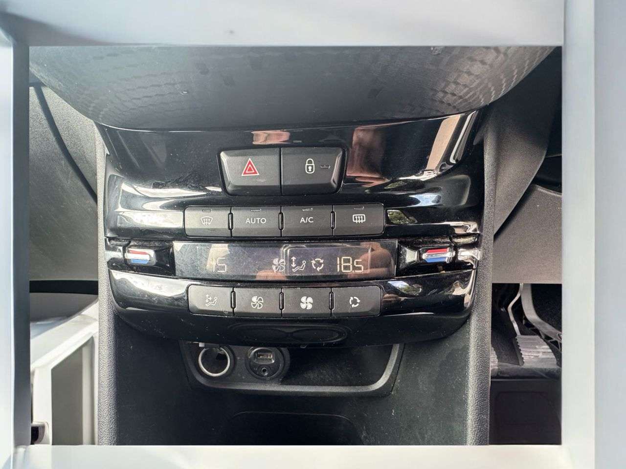 2016 PEUGEOT 2008 2016 PEUGEOT 2008