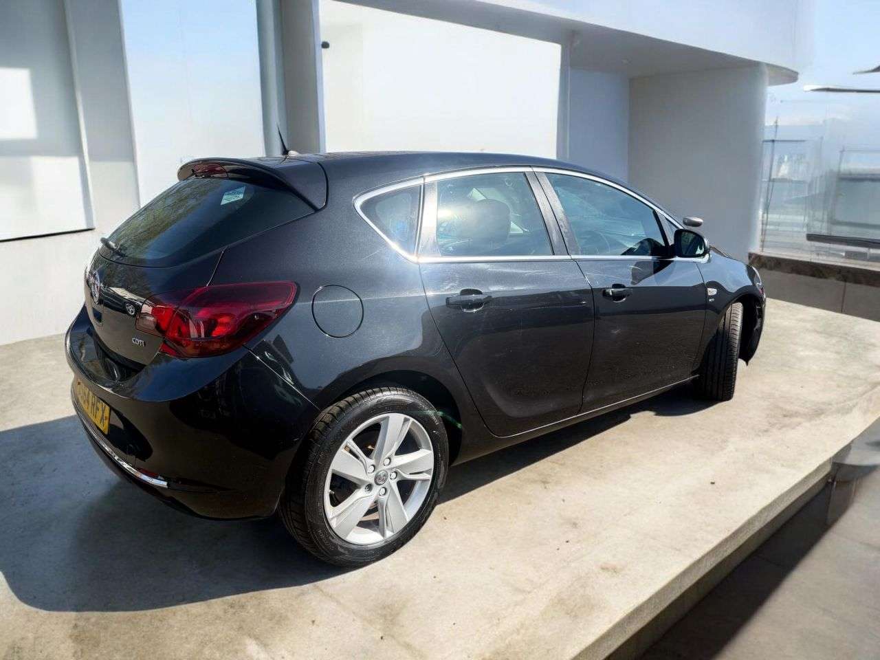 A 2015 VAUXHALL ASTRA 1.7 CDTi ecoFLEX SRi Hatchback 5dr Diesel Manual Euro 5 (s/s) (110 ps) **** A 2015 VAUXHALL ASTRA 1.7 CDTi ecoFLEX SRi Hatchback 5dr Diesel Manual Euro 5 (s/s) (110 ps) ****
