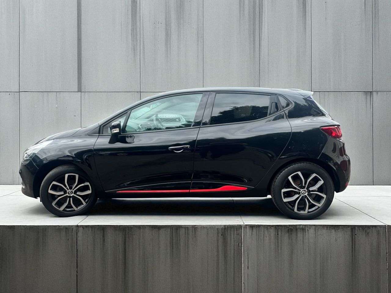 2017 RENAULT CLIO 2017 RENAULT CLIO