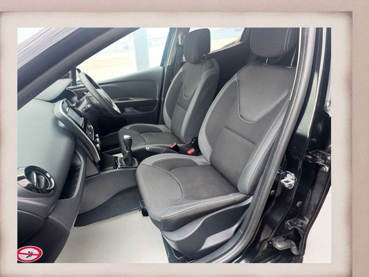 2017 RENAULT CLIO 2017 RENAULT CLIO