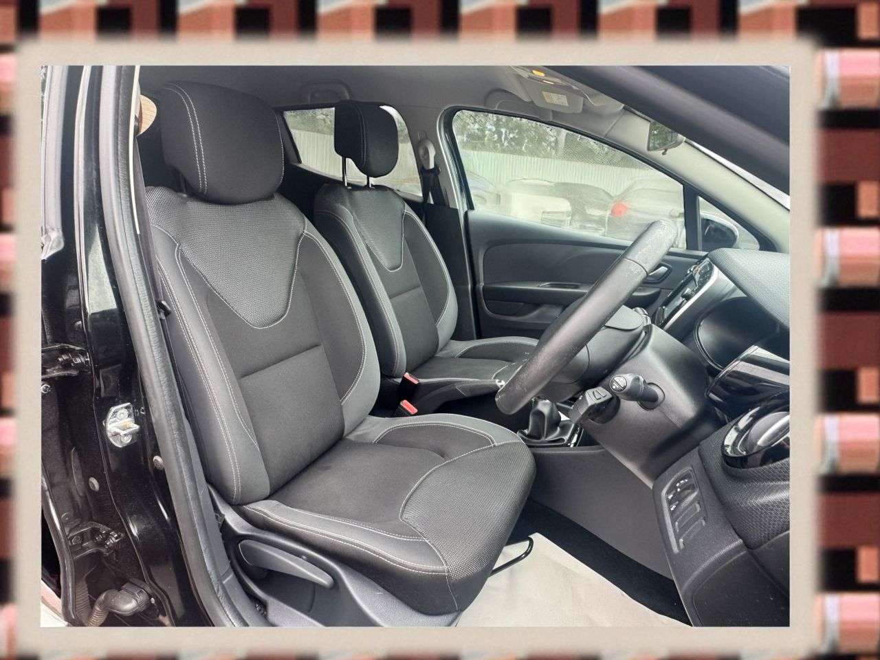 2017 RENAULT CLIO 2017 RENAULT CLIO