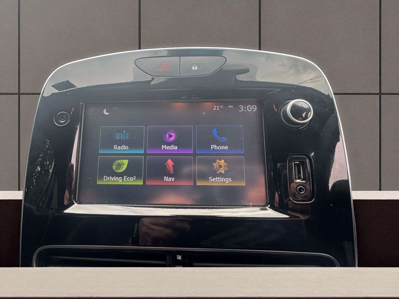 2017 RENAULT CLIO 2017 RENAULT CLIO