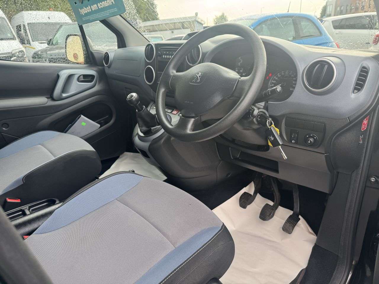 2013 PEUGEOT PARTNER TEPEE 2013 PEUGEOT PARTNER TEPEE