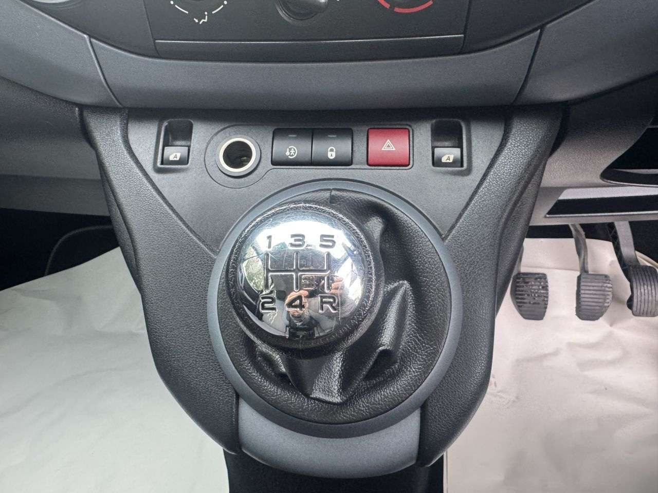 2013 PEUGEOT PARTNER TEPEE 2013 PEUGEOT PARTNER TEPEE